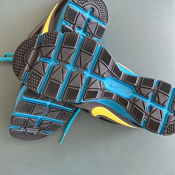 Nike Neoprene Training Shoes - Picture 4 of 7
